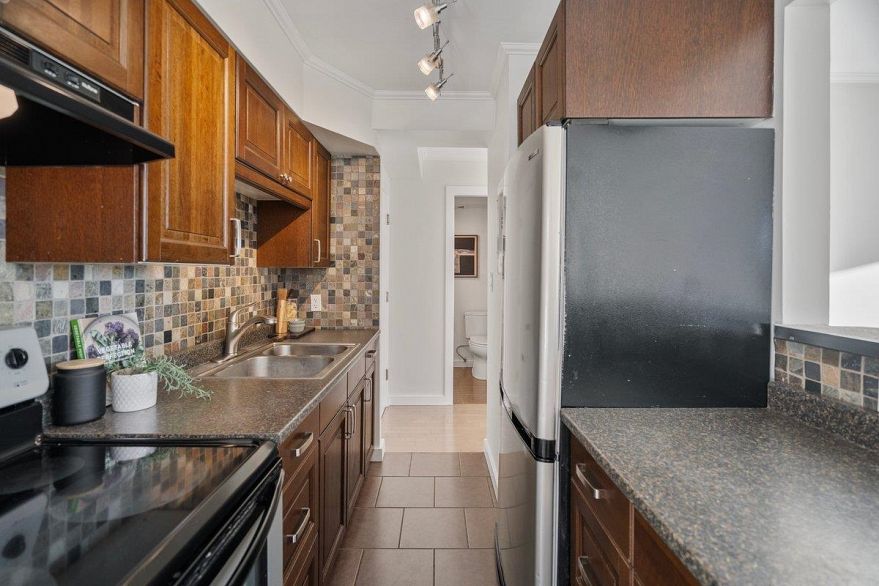 803 1967 Barclay Street