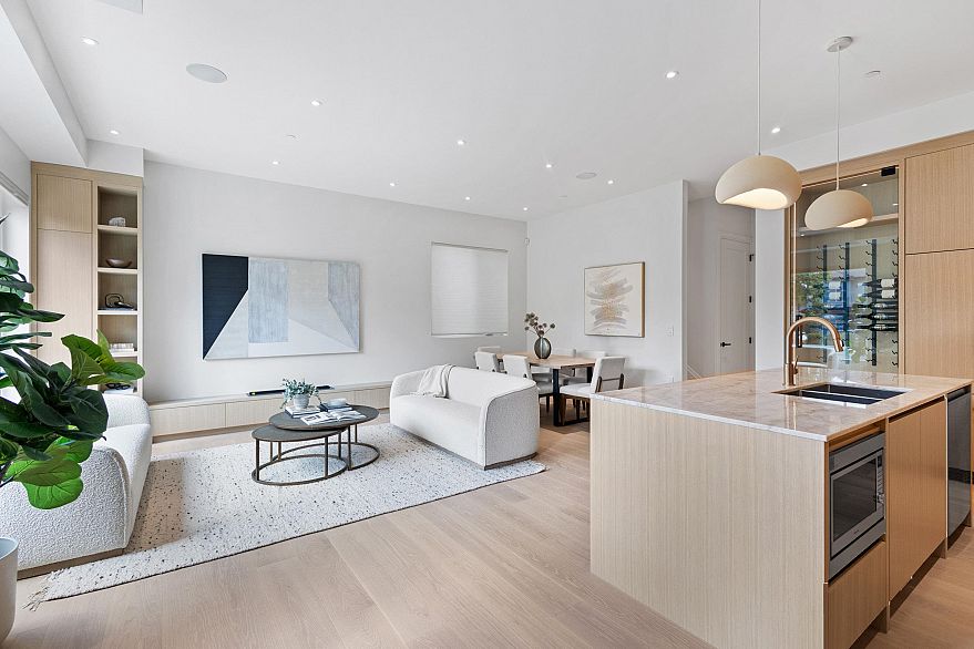 1 1243 E 27th Avenue