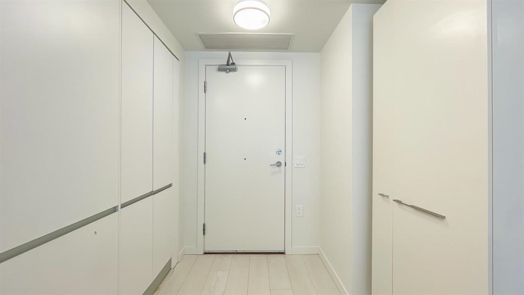 401 180 E 2nd Avenue