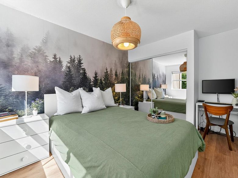 302 2388 Triumph Street