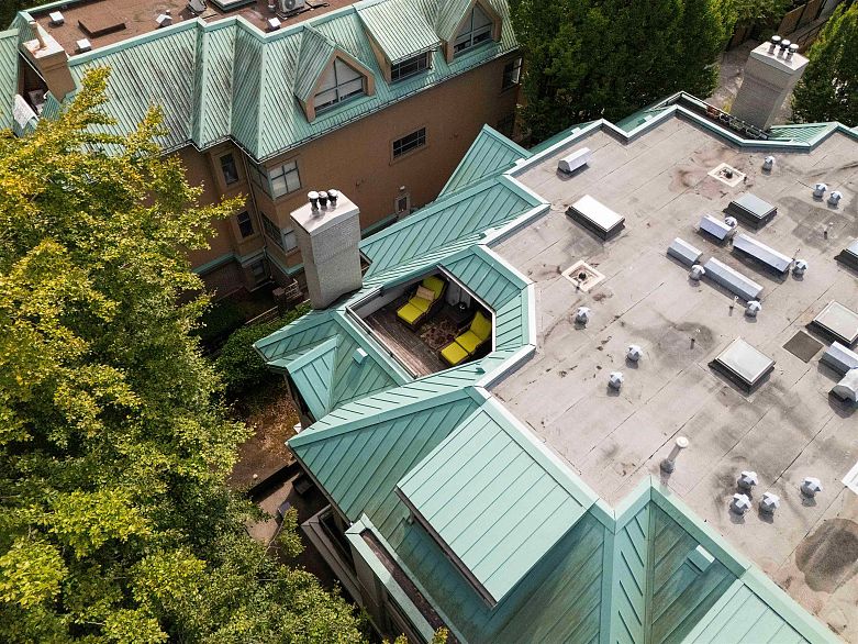 E403 628 W 12th Avenue