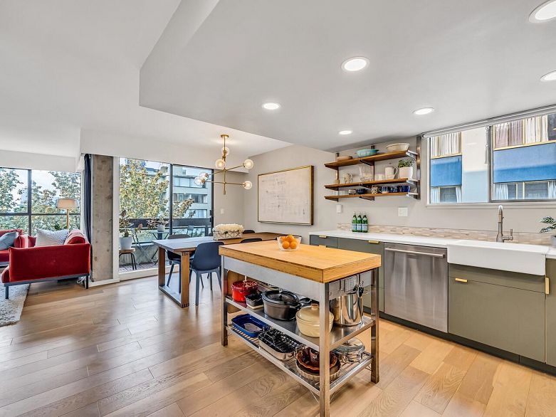 801 1165 Burnaby Street