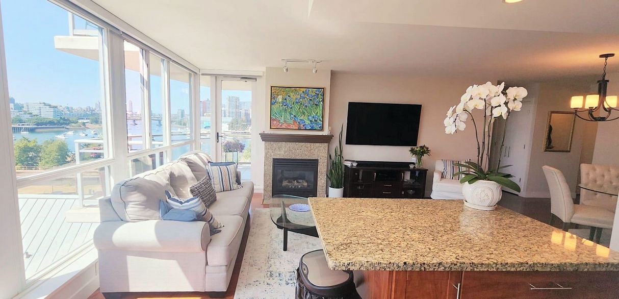 804 120 Milross Avenue