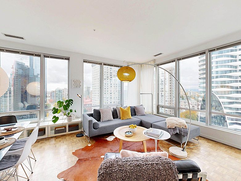 1207 989 Nelson Street