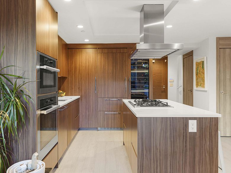 1755 Columbia Street