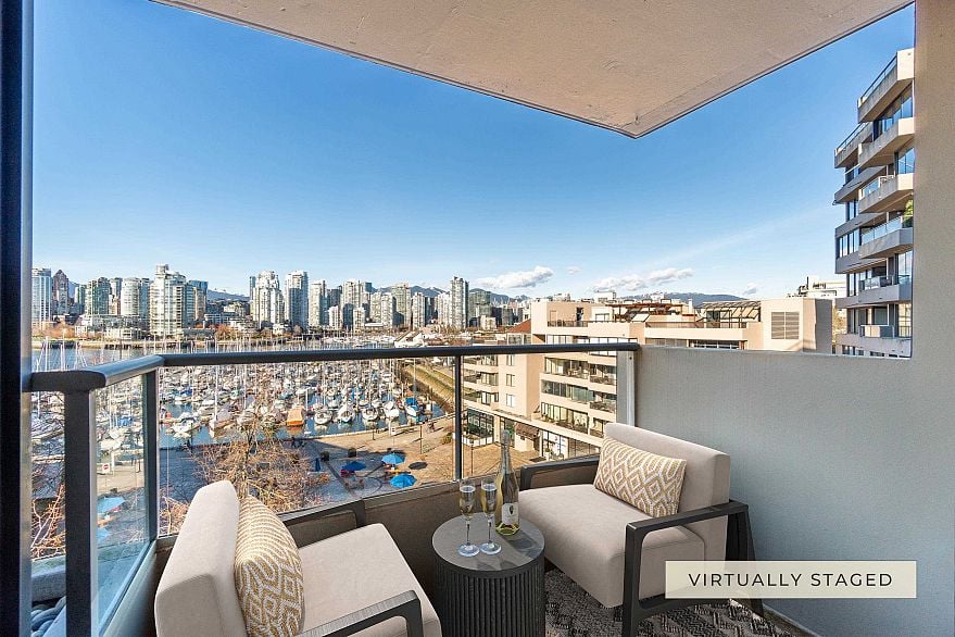 527 666 Leg In Boot Square