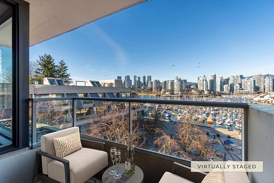 527 666 Leg In Boot Square