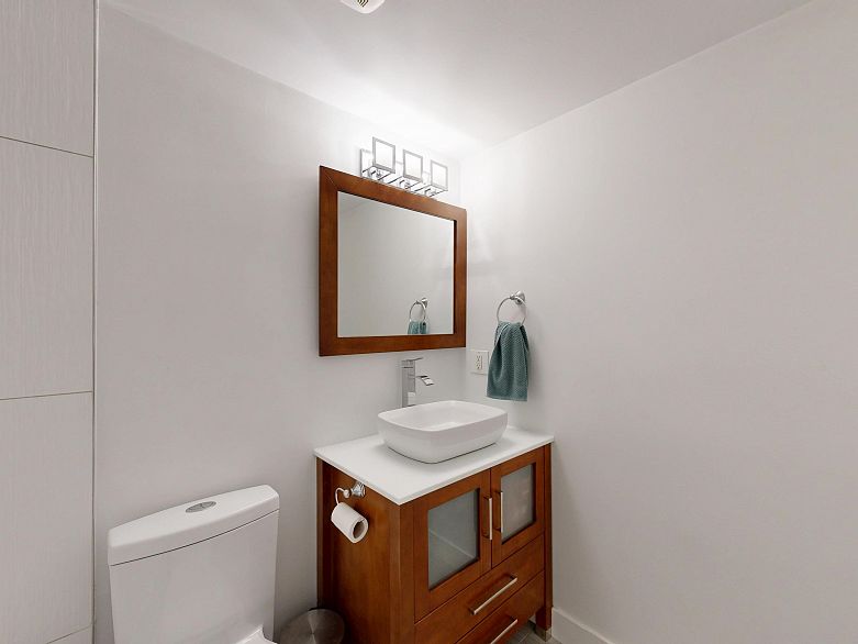 208 2173 W 6th Avenue