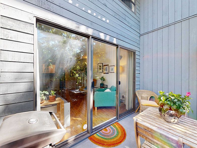 208 2173 W 6th Avenue