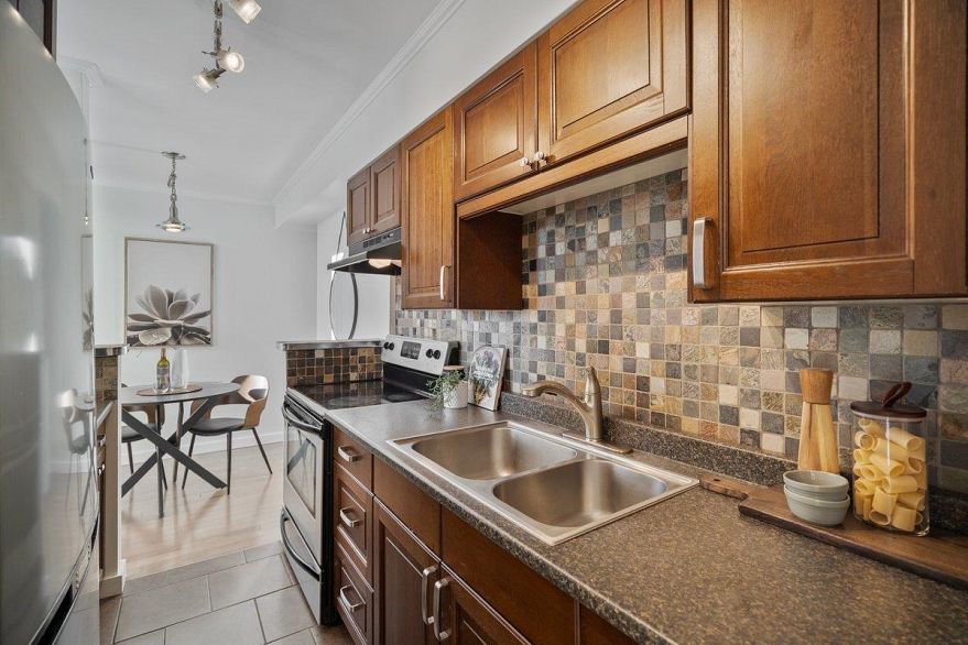 803 1967 Barclay Street