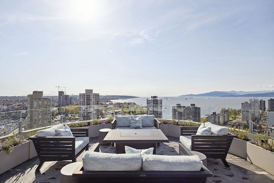 PH2501 1020 Harwood Street