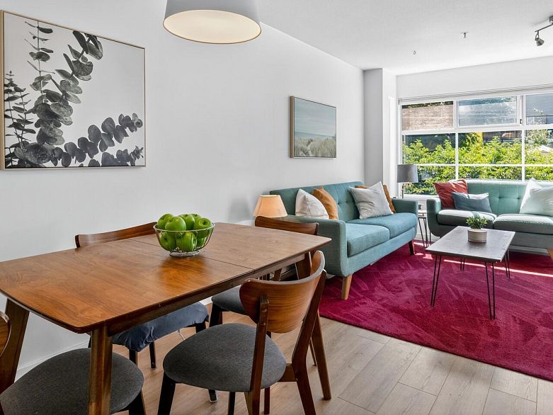 302 2388 Triumph Street