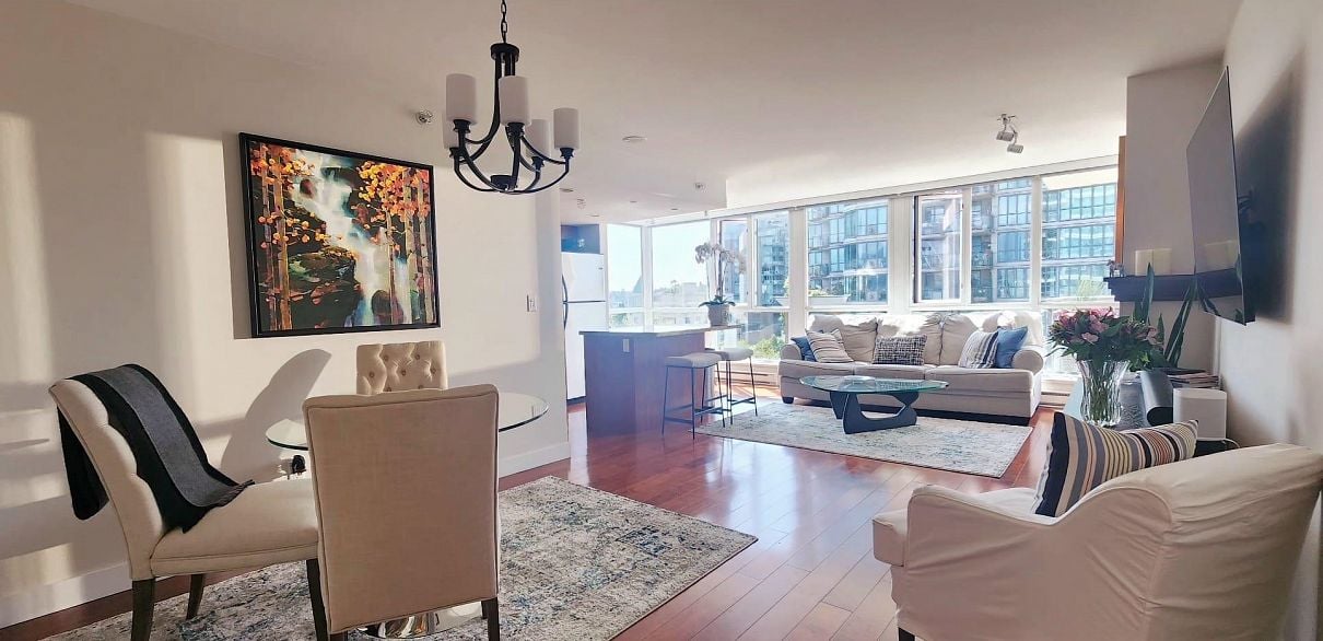 804 120 Milross Avenue