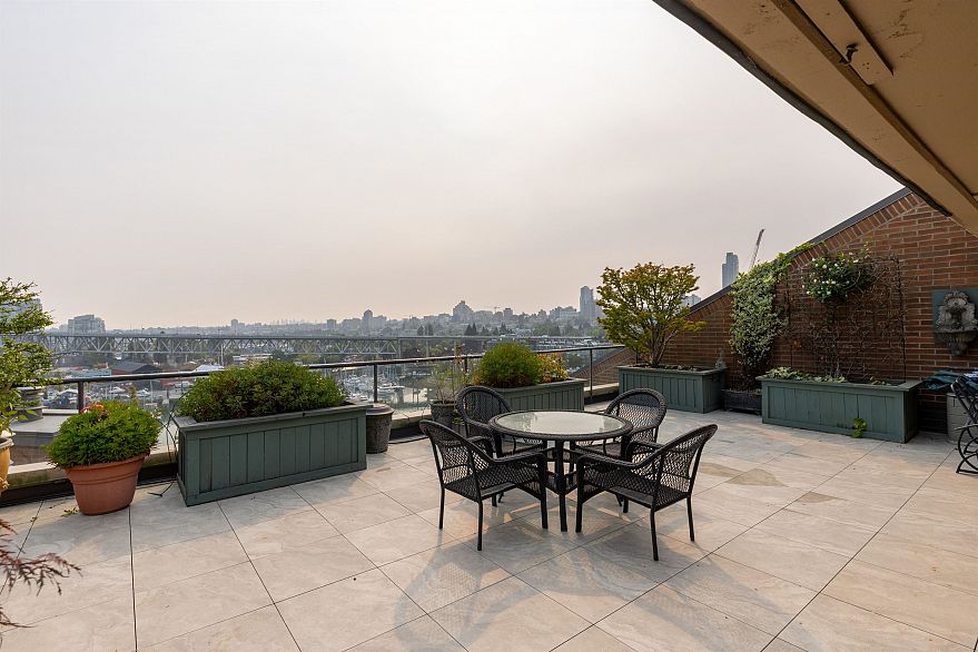 1009 1450 Pennyfarthing Drive