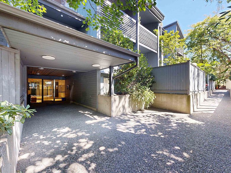 208 2173 W 6th Avenue