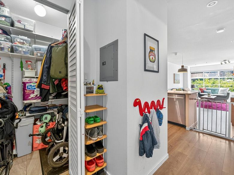 302 2388 Triumph Street