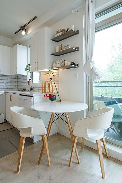 PH1 688 E 17th Avenue