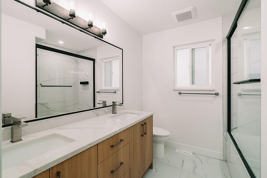 5885 Sherbrooke Street