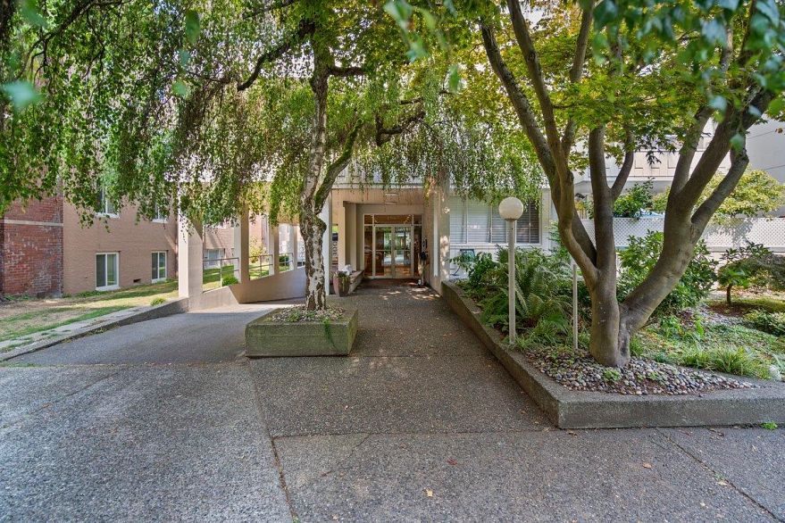 803 1967 Barclay Street