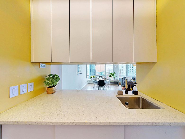 1207 989 Nelson Street