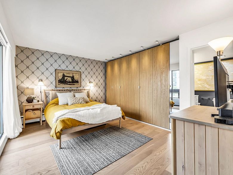 801 1165 Burnaby Street