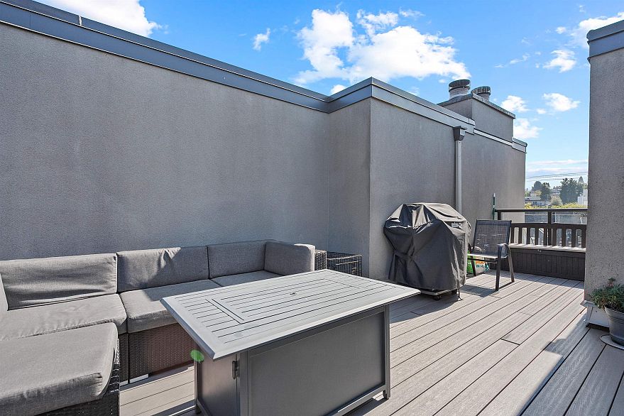 305 2110 Cornwall Avenue