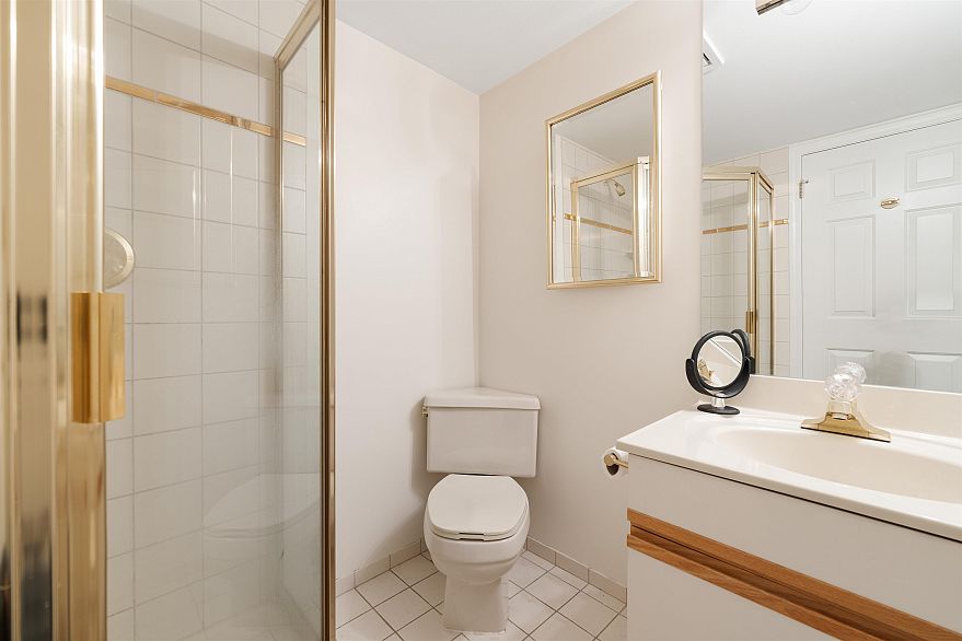 E403 628 W 12th Avenue