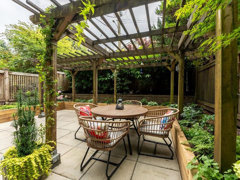 209 2366 Wall Street