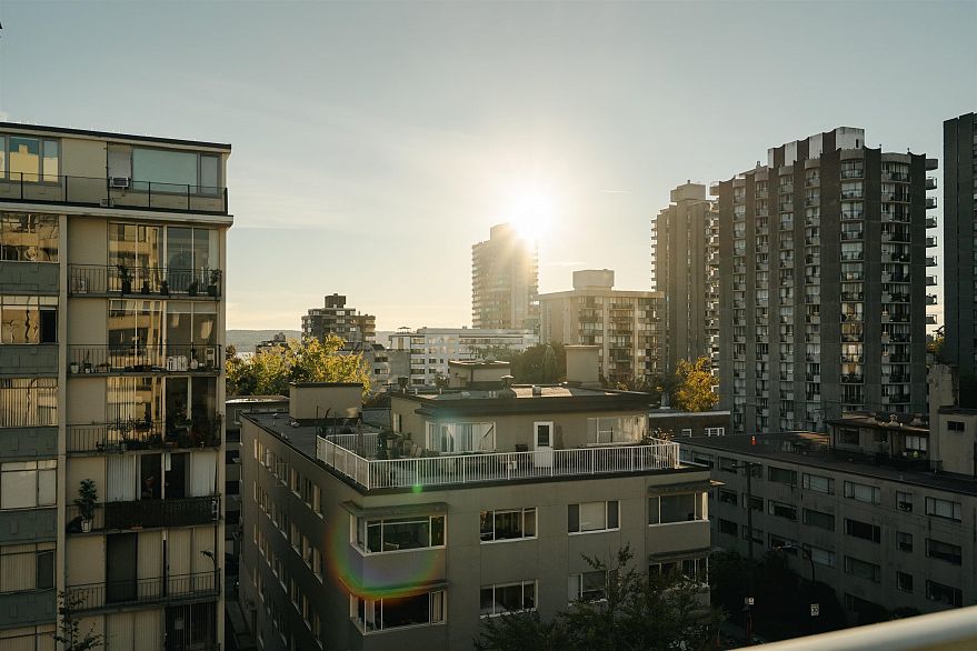 803 1967 Barclay Street