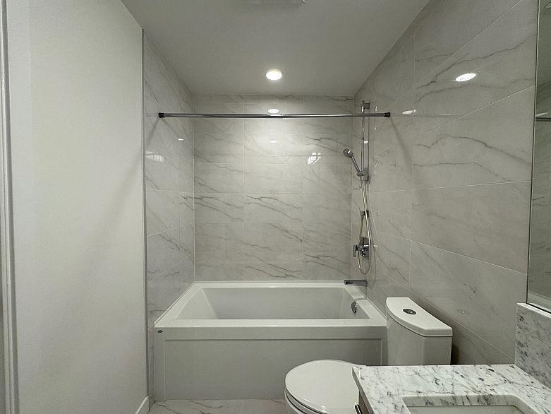 111 5077 Cambie Street