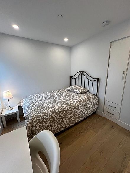 2885 E Georgia Street