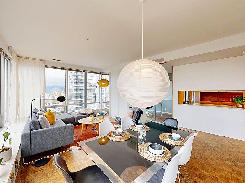 1207 989 Nelson Street