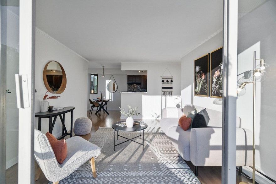 803 1967 Barclay Street