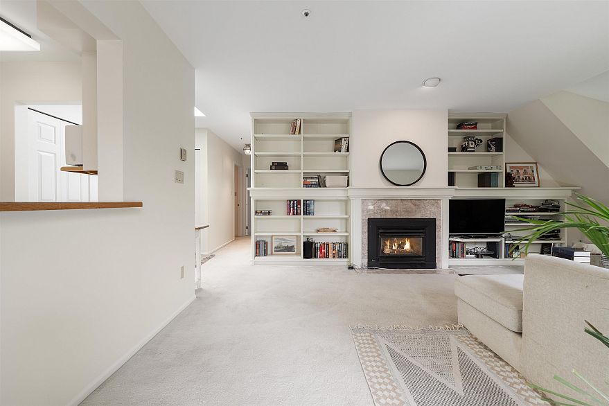 E403 628 W 12th Avenue