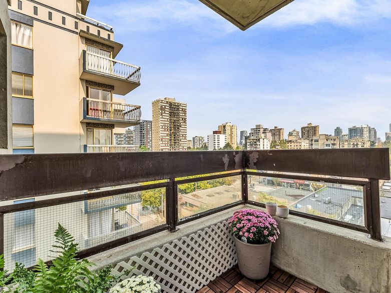 801 1165 Burnaby Street