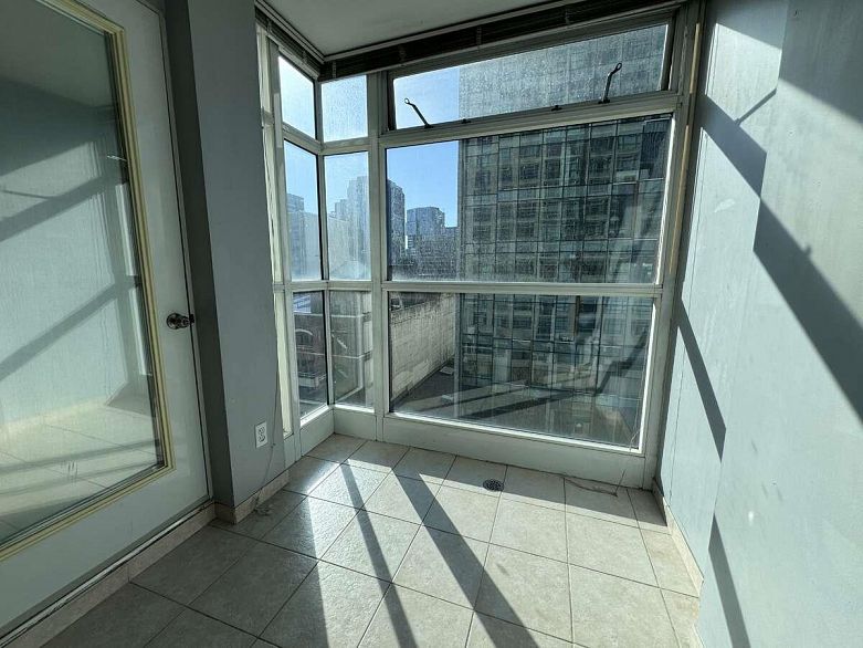 810 438 Seymour Street