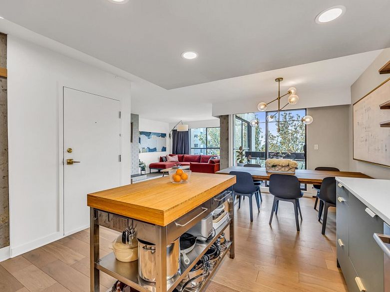 801 1165 Burnaby Street