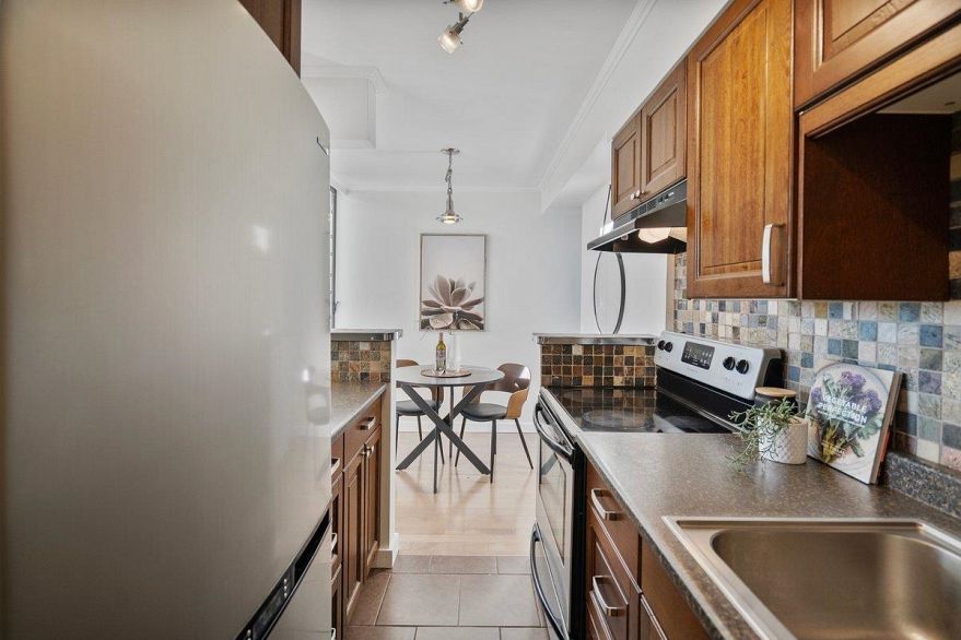 803 1967 Barclay Street