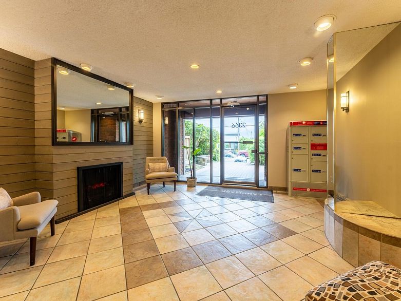 209 2366 Wall Street