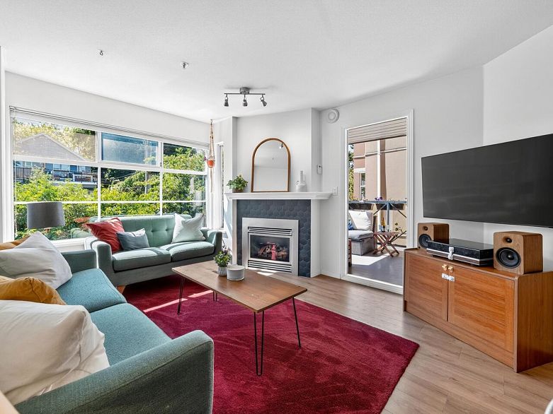 302 2388 Triumph Street