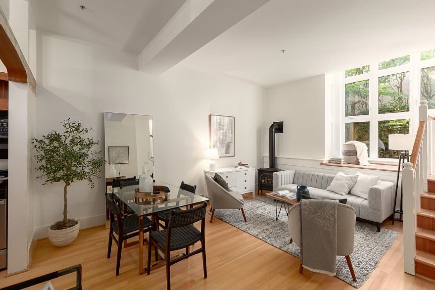 1 677 Heatley Avenue