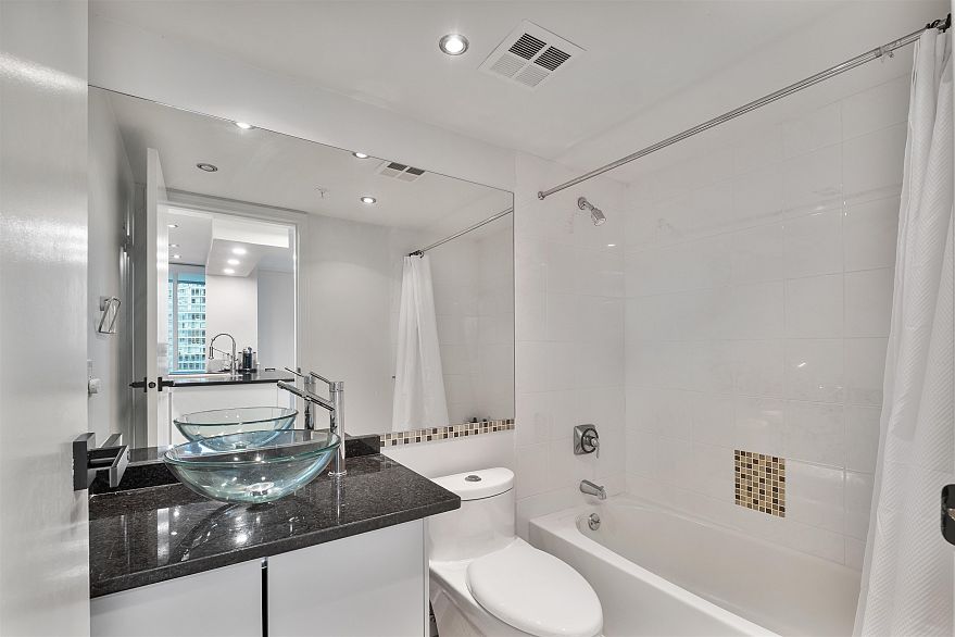 2206 1238 Melville Avenue