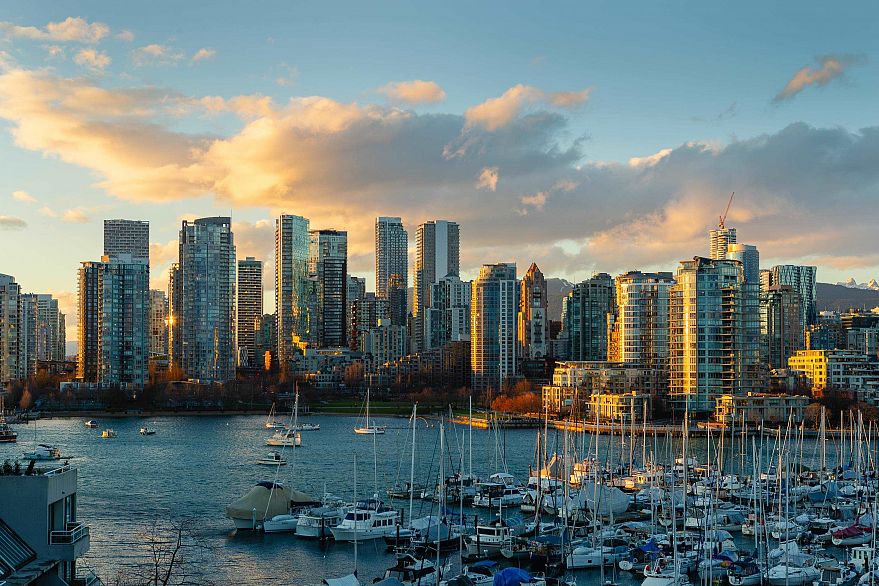 527 666 Leg In Boot Square