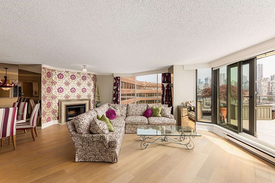 1009 1450 Pennyfarthing Drive