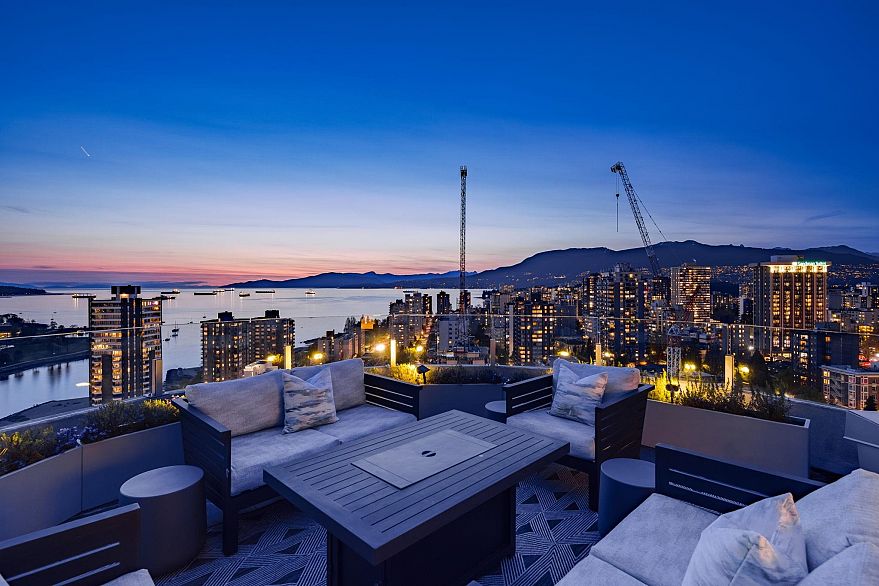 PH2501 1020 Harwood Street