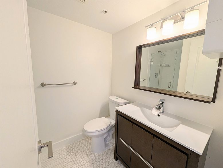 1903 867 Hamilton Street