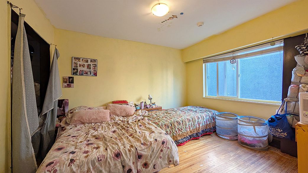 101 1075 W 13th Avenue