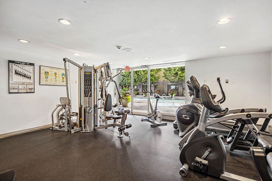 PH2501 1020 Harwood Street