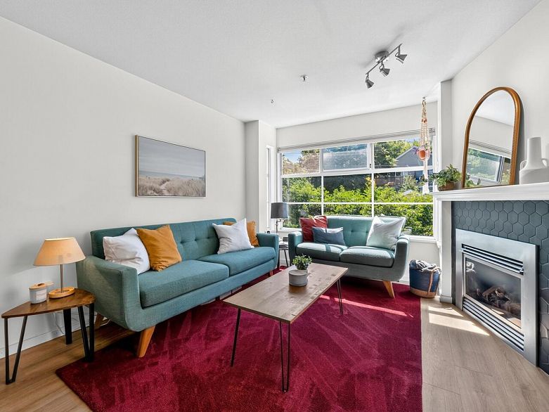 302 2388 Triumph Street