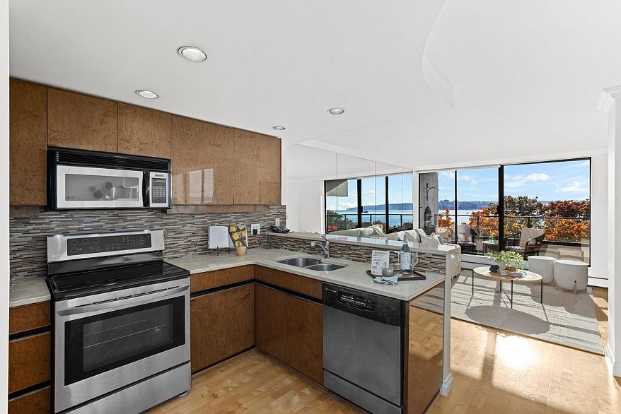 503 1995 Beach Avenue